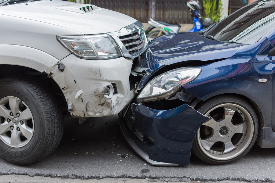 ¿Qué es Más Peligroso, Un Accidente de Auto Frontal o Trasero?